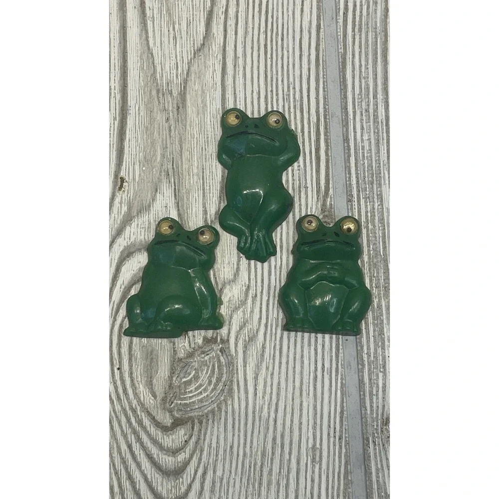 Vintage Travco Hong Kong Frog Refrigerator Magnets Set of 4 Green Plastic Retro